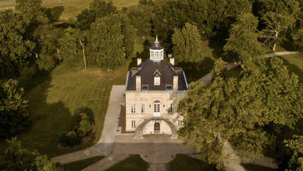 走進(jìn)百年張裕旗下的蜜合花酒莊