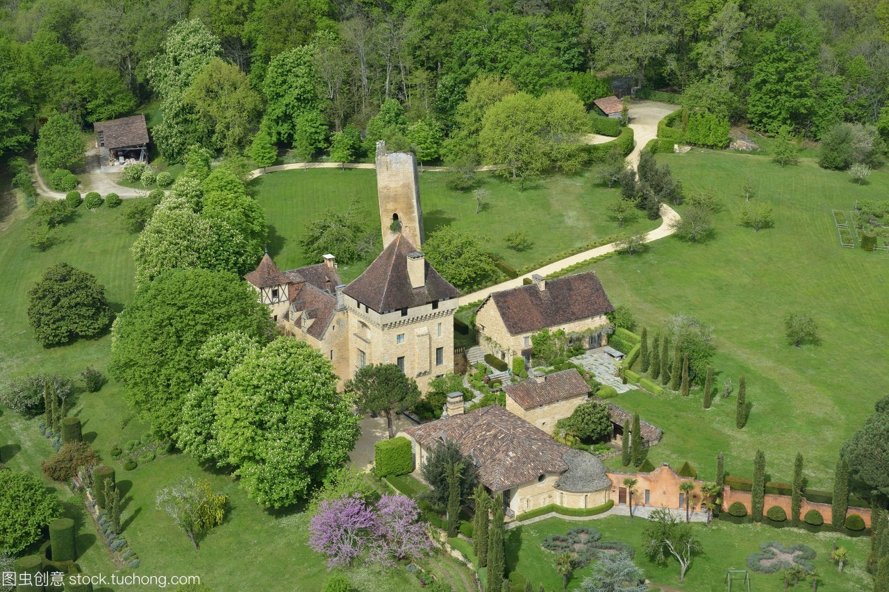 阿基坦的瑰寶 多爾多涅河畔的佩里戈?duì)柵c韋澤爾谷世界遺產(chǎn)之旅